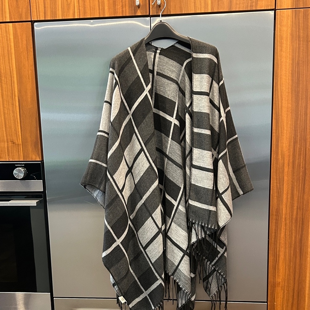 Pretty Persuasions Black and White Plaid Shawl